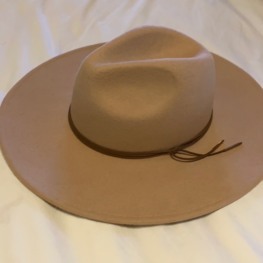 Wool hat - Picture 1 of 2
